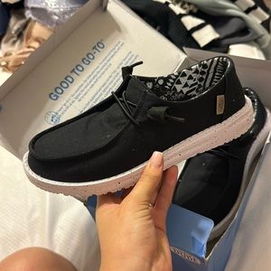 Hey dude slip ons brand new